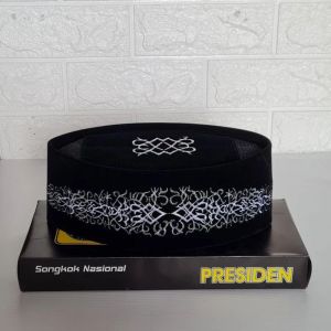 PREMIUM !!! PECI/SONGKOK/KOPIAH NASIONAL BERKUALITAS BORDIR AC BATIK BAHAN ROYALE BELUDRU PREMIUM COCOK UNTUK LAKI LAKI PRIA COWO COWOK SEGALA UMUR BAIK DEWASA REMAJA DAN ANAK ANAK
