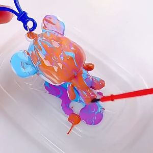 เล่นระบายสี น้องหมีพลาสติก สำหรับเด็กๆ คละสี คละแบบ