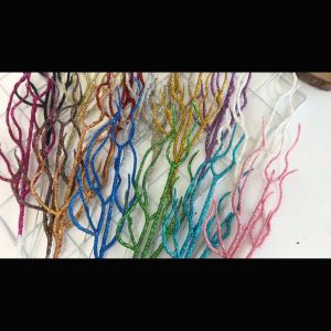 ต้นคริสต์มาสระยิบระยับ1ชิ้นก้านฟิลเลอร์ต้นไม้สูงหยิกสำหรับประดับแจกันไฟประดับต้นคริสต์มาสของตกแต่งงานแต่งงานของขวัญ