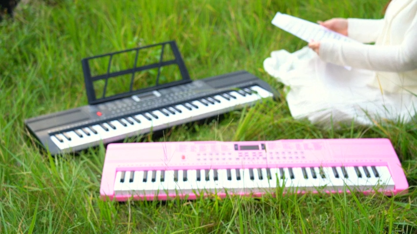 61 Key Keyboard Piano for Beginners with 2cm Keys & Pro Teaching ModesIncludes Stand Bench Microphone Music Stand