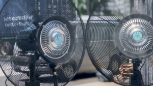 AIRKING 26" High Pressure Mist Fan. Mist Spray Fan. Stand Fan. With Wheels