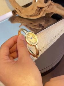 New Style Bathtub Bracelet Small Dial Exquisite and Unique Light Luxury Womens High-End Roman Numerals Oval Quartz Watch