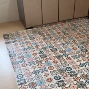 Lantai PVC Stiker Perekat Diri: Solusi Anti Air & Non-Slip untuk Kamar Mandi & Dapur