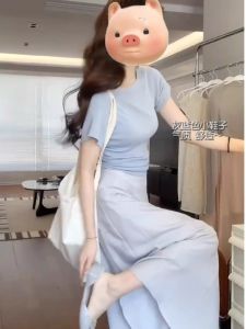 เสื้อยืดคอกลมแขนสั้นถักทรงเข้ารูปสีน้ำเงิน ดีไซน์ใหม่ฤดูร้อน ดีไซน์สายรัด โชว์หลัง เสื้อผ้าทำงานสไตล์เกาหลี