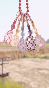 หัวข้อ: คู่หมายสำคัญ พวงกุญแจหินโรสควอตซ์ถักกับหินมงคล พร้อมโชค (Rose Quartz) หรือลูกค้ากันชัดเจน