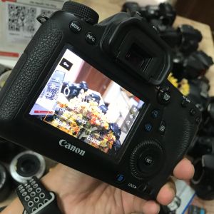 Máy ảnh Canon 6D và ống kính 28-80