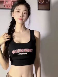 เสื้อกั๊กแขนกุดพิมพ์ลายฤดูร้อนสำหรับผู้หญิง เสื้อชั้นในแบบมีแผ่นเสริมหน้าอก ดีไซน์หลังสวยงาม เสื้อชั้นในแบบสวมใส่ลำลอง สไตล์อเมริกัน