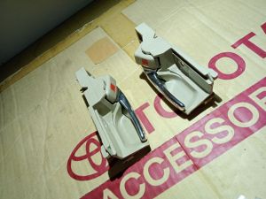 handle pintu Fortuner generasi pertama