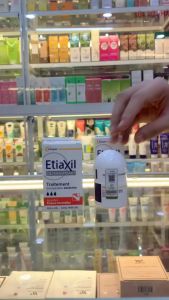 Lăn Khử Mùi EtiaXil Nhãn Đỏ Cho Da Thường Da Khô Khoẻ 15ml Detranspirant Traitement Roll-On Peaux Normales - Extiaxil đỏ dành cho da thường da khô