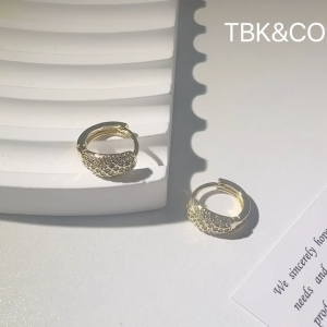 TBK 18K Gold Cubic Zirconia Stud Earrings Accessories For Women 651E