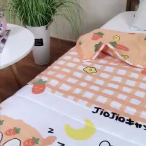 ผ้าห่มนวมบาง ผ้านุ่มห่มสบาย สัมผัสนุ่มสบาย บางเบา ลายน่ารัก (กว้าง 1.4 เมตร / กว้าง 1.7 เมตร )