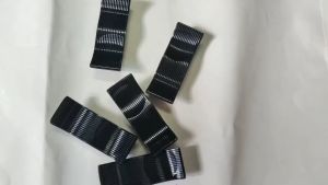 Gác Đũa Nhựa Melamine màu Đen/Trắng GĐ 04: 7.8 x 2.7 x 3.1 cm gác muỗng GĐ 06:  9.2 x 5.4 X 2.2 cm