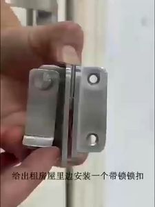 Chốt khóa cài cửa trái cao cấp bằng thép không gỉ  INOX dày 3mm. 45 X 40MM