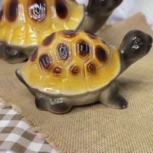 ตุ๊กตาแต่งสวน ตุ๊กตาเต่า ตุ๊กตาเซรามิค แต่งบ้าน ขนาด 3.5นิ้ว/ 9.5นิ้ว เต่ามงคล เต่่าฮวงจุ้ย ตุ๊กตาจัดสวนหย่อม ตุ๊กตาแต่งสวน ตัวใหญ่