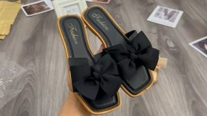 รองเท้าแตะสำหรับสตรีฤดูร้อนสวมใส่ด้านนอก 2024 แฟชั่นใหม่ยอดนิยมพื้นหนาลำลองพื้นนุ่มลื่นรองเท้าแตะชายหาดของหญิงตั้งครรภ์