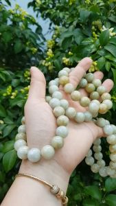 💥🌺💥 Vòng tay chuỗi nam nữ đá cẩm thạch tự nhiên trắng vàng bóng ngời size hạt 13mm màu trắng vàng đất nhẹ bóng mượt thiệt đẹp có 550k/1 chiếc ạ