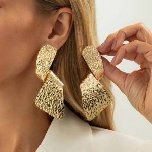 KunJoe Personality Irregular Twisted Pendant Earrings Women Punk Fashion Geometric Big Drop Earrings Lady Jewelry Accessories