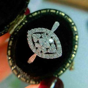 Huitan Luxury Marquise Cut Zirconia Nhẫn Cô Dâu Thời Trang Nữ Nhẫn Đính Hôn Hình Học Tinh Tế Phụ Kiện Ngón Tay Cho Đám Cưới
