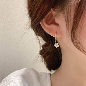 A120 (Beli 2 dapat bonus) COD Anting bunga rumbai manis titanium wanita Korea