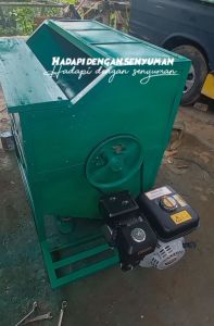 Alat Perontok Padi Berbahan Besi Sangat Efisien