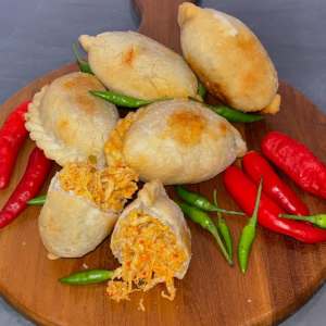 ( EXTRA JUMBO )10 pcs cireng jumbo ayam suwir extra pedas