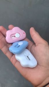 Cutter Mini Lucu Model Awan Pembuka Paket Estetik Pisau Silet Portable Pemotong Solasi Lakban Kertas Warna Warni