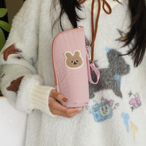 กระเป๋าเดินทางแบบมีซิปปิดลายสก็อตสำหรับเด็กพร้อมถ้วยน้ำและถ้วยนมแบบถือได้ กระเป๋าสะพายไหล่แบบทรงสี่เหลี่ยม กระเป๋าเดินทางแบบลำลอง