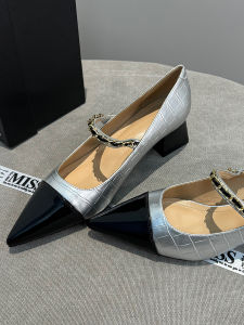 รองเท้าส้นสูง Mary Janes สีเงิน ทรงหัวแหลม สายรัดข้างเดียว รองเท้าส้นแบน พื้นนุ่ม รองเท้าส้นสูงแบบสวมสบายสำหรับผู้หญิง