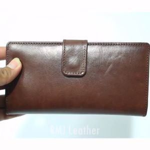 Dompet Kulit Panjang Berkancing Dengan Sisipan Tengah