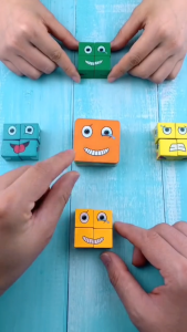 Children puzzle game Face Change Rubiks Cube emoji matching happy sad angry tiktok kids toy montessori wooden blocks