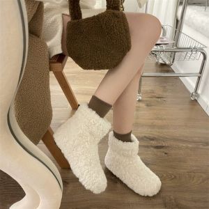 Thickened Fleece Snow Boots Women Winter Warm Lamb Fur Cotton Boots Anti-slip Flat Bottom Short Tube Furry Boots Korean Style