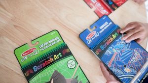 GM Kids (ของแท้พร้อมส่ง 5 - 12 ขวบ) กระดาษขูดสีรุ้ง ศิลปะเด็ก รถ ยานพาหนะ Scratch Art Vehicle Melissa & Doug MD0541