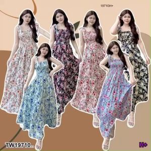 เดรสยาว สายผูกไหล่ สม็อครอบอก Long dress shoulder straps smocked around the chest