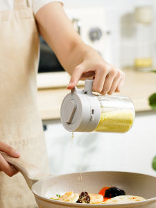 Sealed Moisture Proof Kitchen Storage Box Salt Seasoning Container Cylinder Shape Glass Material for Household Use