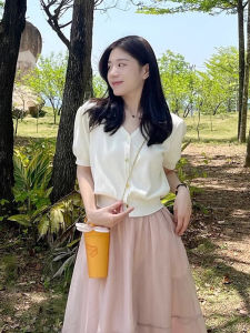 White Silk Short Sleeve Knitted Vest for Women Summer Soft Style V-neck Shoulder Bubble Sleeve Waist Short Top