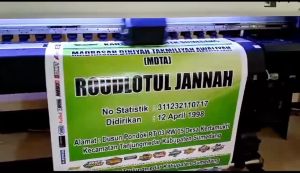 STIKER AREA INI DIPANTAU CCTV 24 JAM + LAMINASI KODE CCTV BIRU HITAM