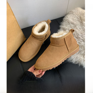 Womens Winter Thickened Warm Fleece Lined Short Snow Boots Real Fur Integrated Leather Cotton Shoes Korean Style round Toe