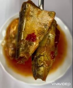 ปลาซาร์ดีน ในซอสมะเขือเทศ ผสมพริกสด ตรา แพนโอเชี่ยน (แพ็ค 10)