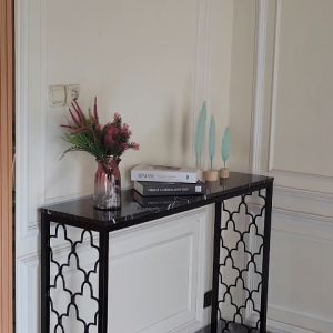 Meja Konsul Ornamen Kaki Hitam Top Marmer Hitam