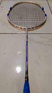 raket badminton astrox 77 pro