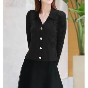 เสื้อคาร์ดิแกนถักคอวีสีแดง Ankela ทรงเข้ารูปแขนยาว ฤดูใบไม้ร่วง 2025 ไซส์ใหญ่ เสื้อเชิ้ตทรงเข้ารูปสำหรับผู้หญิงไซส์ใหญ่