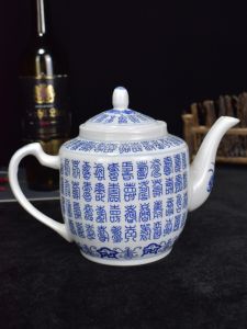 Large Capacity Ceramic Tea Pot Blue And White Porcelain Underglaze Commercial Cold Water Pot for Home Use Cool Tea Pot Jingdezhen