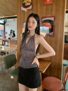 Mixd | Áo Tank Halter Hình Carô Nâu Vintage Bị Nhăn