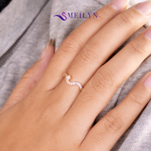 MEILYN Cincin Fashion Wanita Motif Ombak Gelombang Mata 1 GG4 Permata Baris Lapis Emas  0221240105