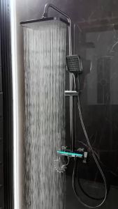 SCN004 bộ sen cây nóng lạnh phím đàn có led hiển thị nhiệt độ bảo hành chính hãng 2 năm