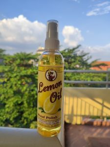 Nước lau sạch và bóng đồ gỗ nội ngoại thất hương chanh Lemon Oil Spray Furniture Polish (236ml)