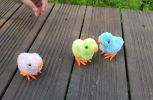 Mainan Anak Ayam Berjalan Model Putar Mainan Bergerak Itik Chicken Toys Edukasi Anak