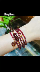 vòng tay nữ dáng chuỗi đá garnet tự nhiên mix đồng điếu garnet và charm túi tiền garnet bọc vàng tây vòng tay đá phong thủy hợp mệnh thổ mệnh hỏa trang sức thiết kế đủ hóa đơn thẻ bảo hành