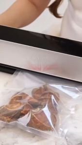 เครื่องซีลสูญญากาศ อัตโนมัติ รุ่นAP-10 รุ่นประเภทครัวเรือน หน้าจอ Digital มาพร้อมระบบซีลแบบ Fully Automatic ( ปรับโหมดแห้งและเปียก )