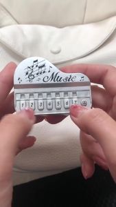 Gantungan Kunci Piano Portable Bisa Bercahaya Dan Voice Gantungan Kunci Fidget Mini Keychain Aesthetic